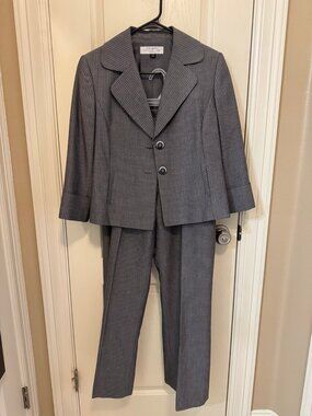 Tahari Arthur S. Levine Petite Gray Pinstripe Pantsuit 10P